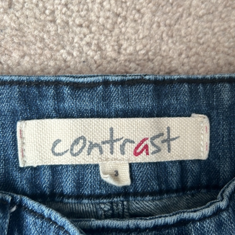 Contrast Denim Shorts - Picture 4 of 11